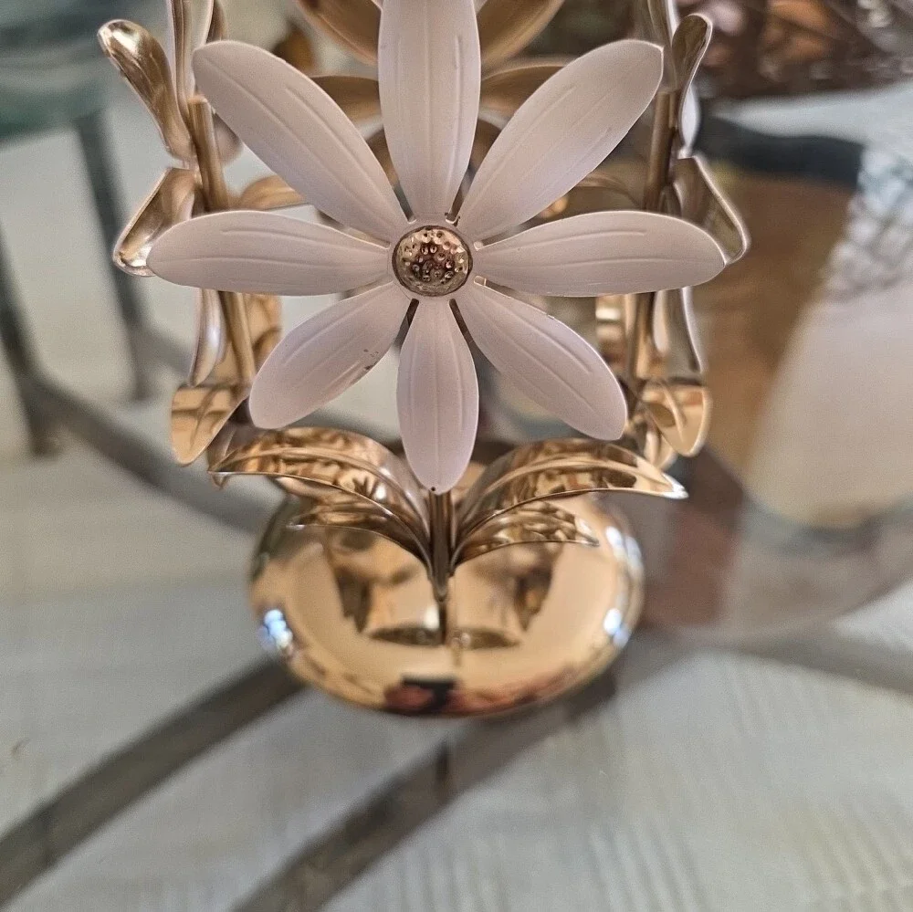 BATH & BODY WORKS Candle Holder White Daisy Gold Pedestal Metal. - Picture 2 of 6